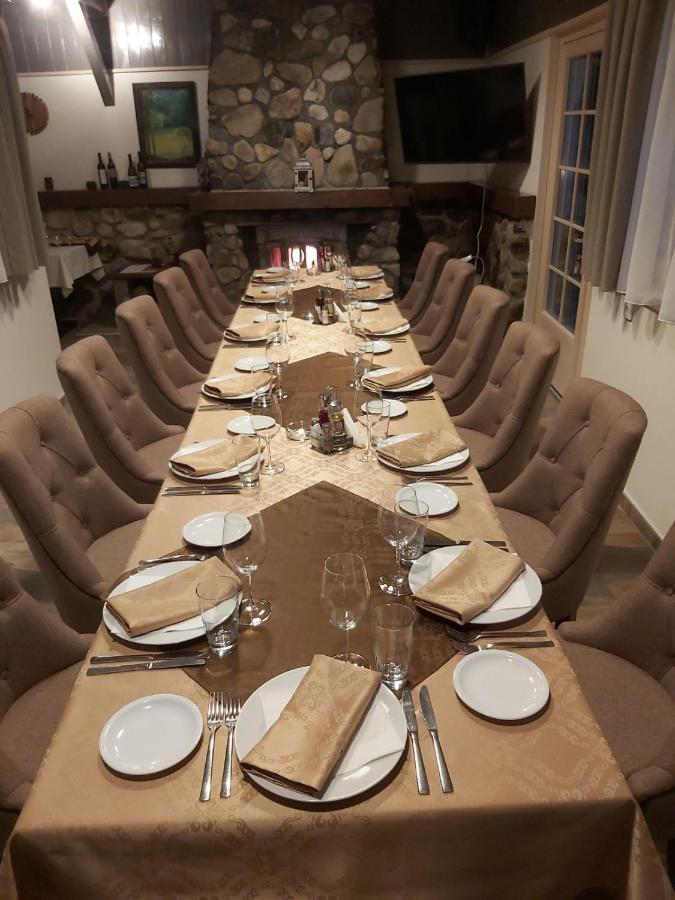 Kruševac Hotel Trayal מראה חיצוני תמונה