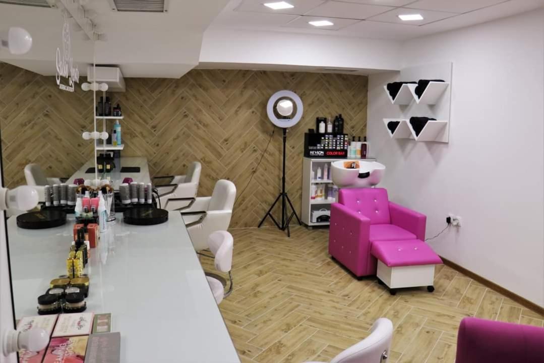 Kruševac Hotel Trayal מראה חיצוני תמונה