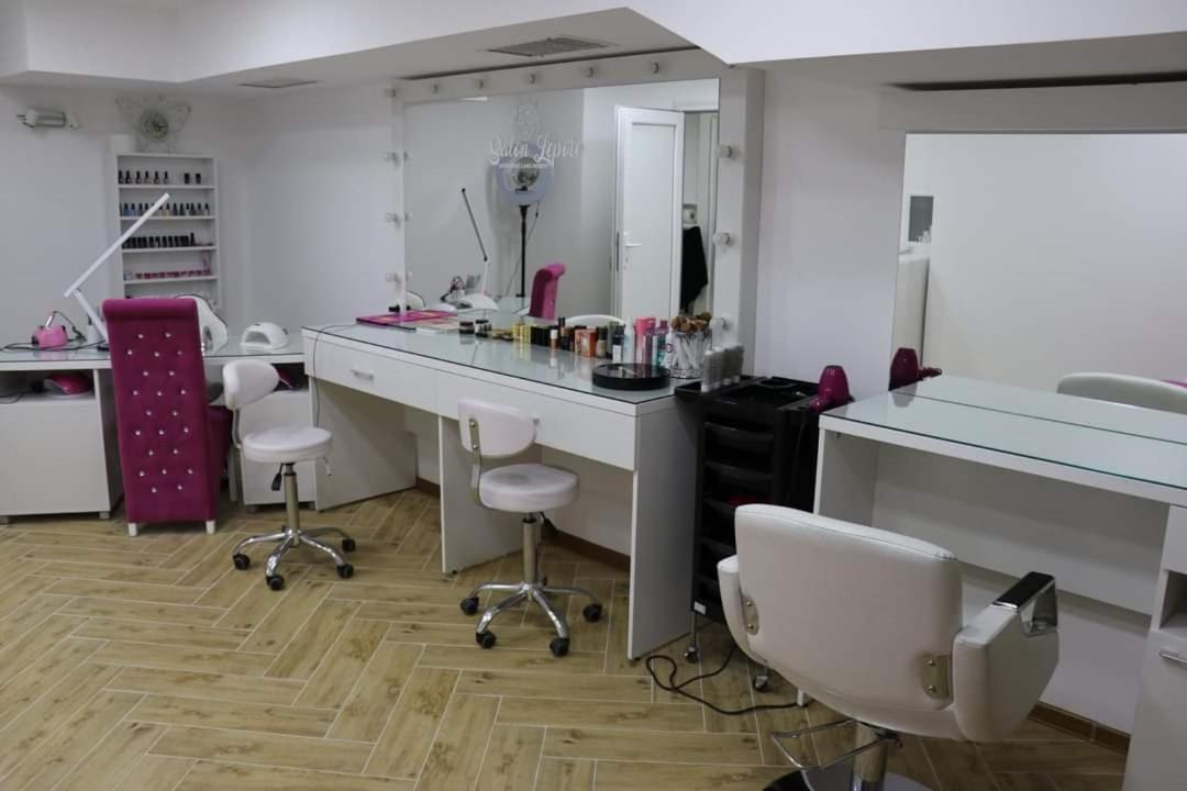 Kruševac Hotel Trayal מראה חיצוני תמונה